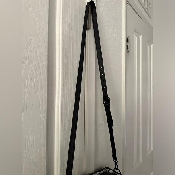 Gothic Shoulder Bag Purse Coffin Box Halloween Accessories (Black) - Picture 9 of 13